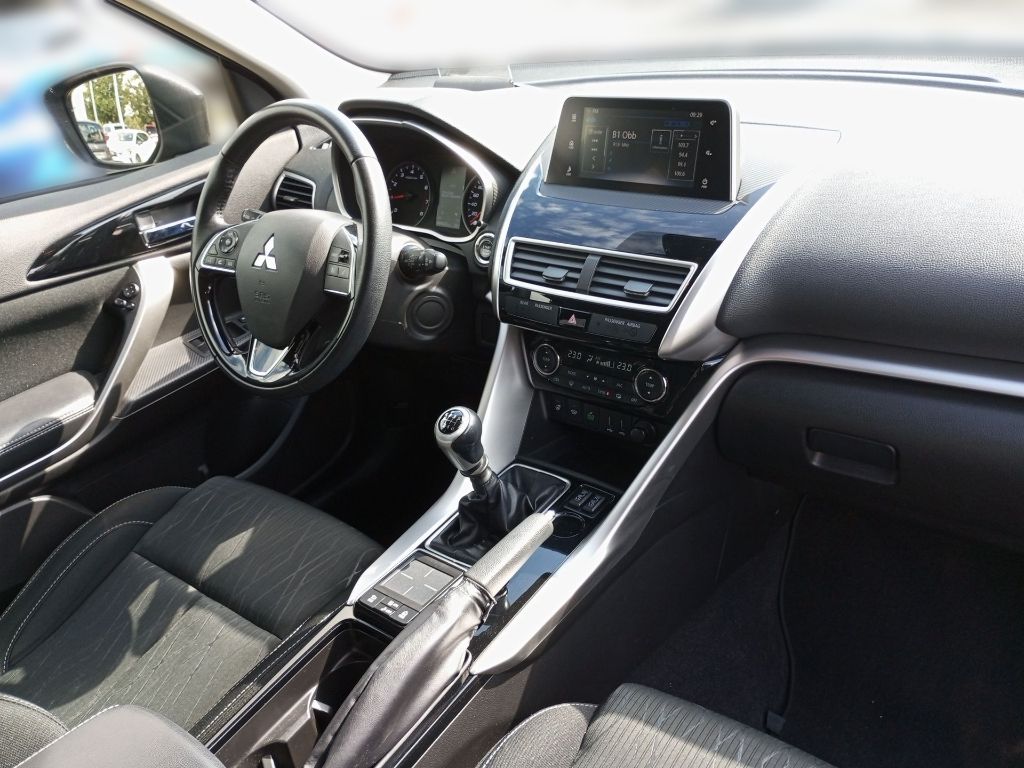 Fahrzeugabbildung Mitsubishi Eclipse Cross Intro Edition 1.5 T-MIVEC 2WD