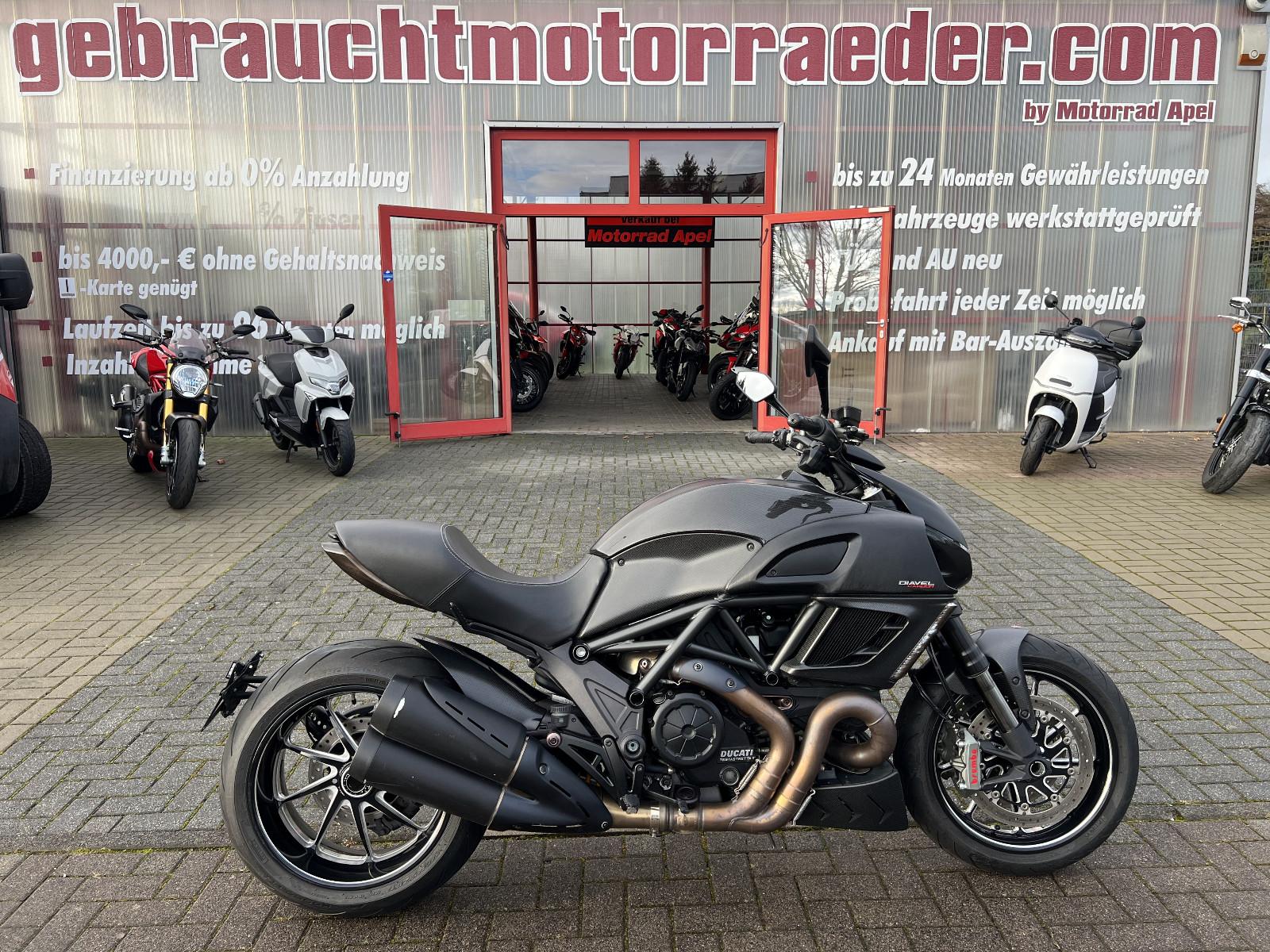 Ducati Diavel Carbon aus 1. Hand wenig Km