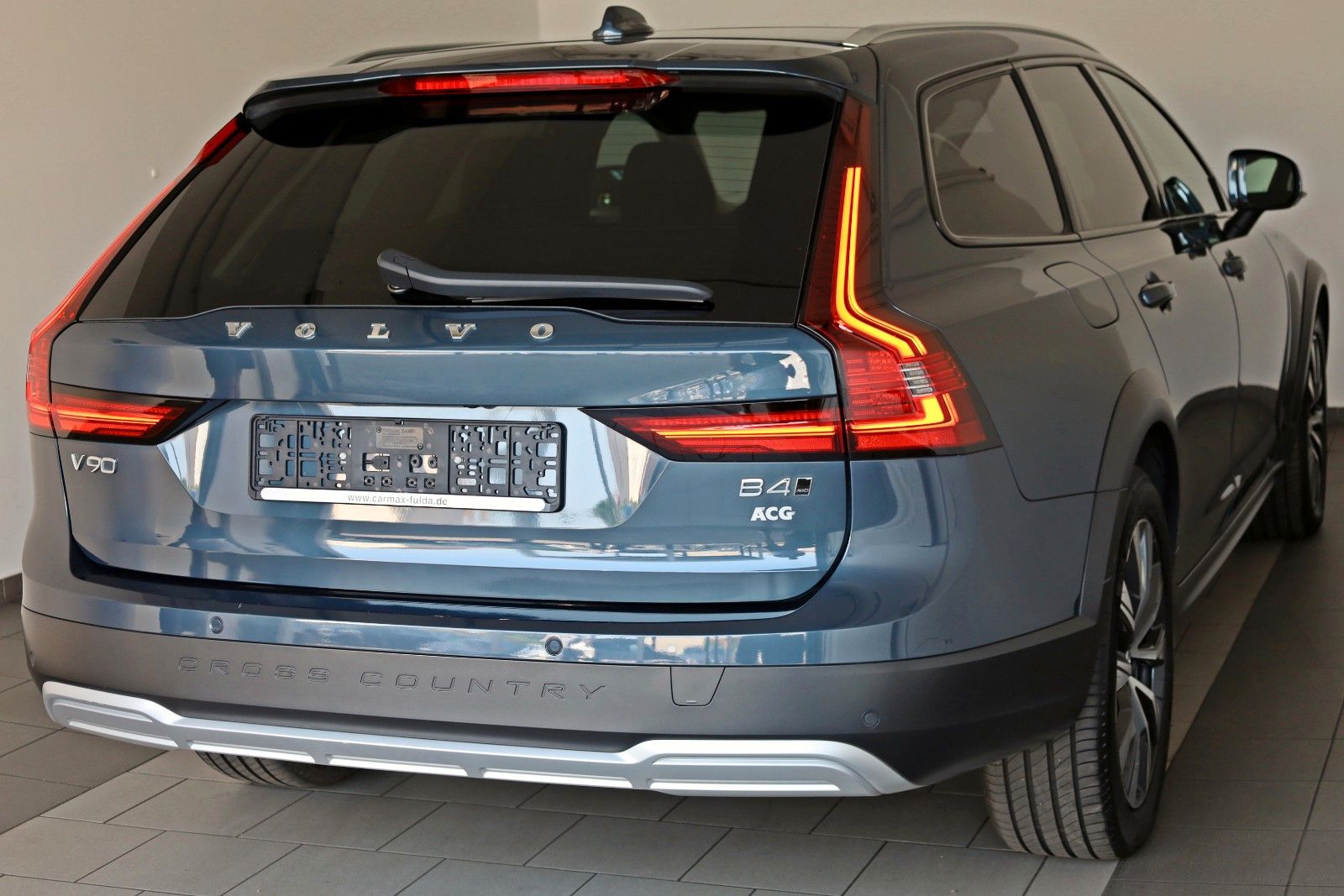 Fahrzeugabbildung Volvo V90 CC Ultimate AWD PanDach,HUD,ACC,Harman/K,AHK