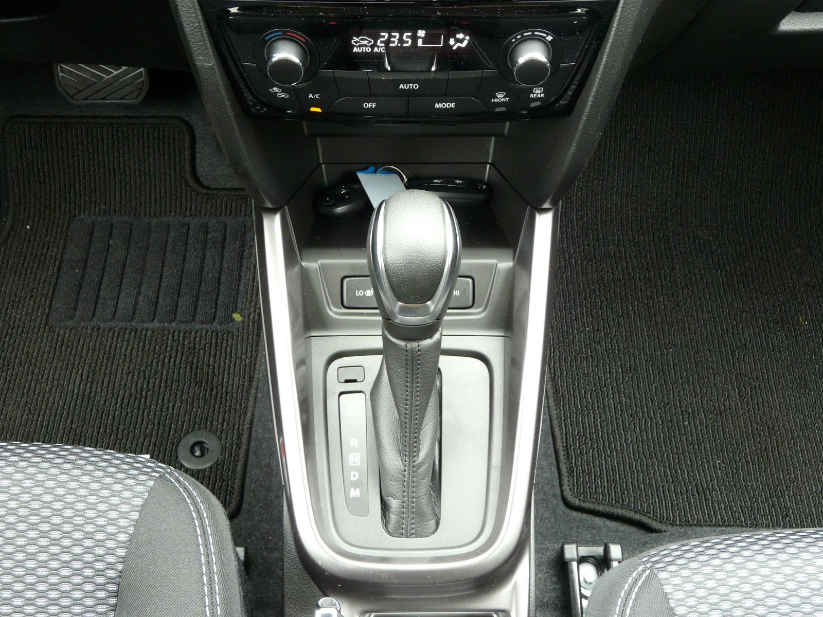 Fahrzeugabbildung Suzuki Vitara 1.5 Hybrid Comfort AGS 4x2