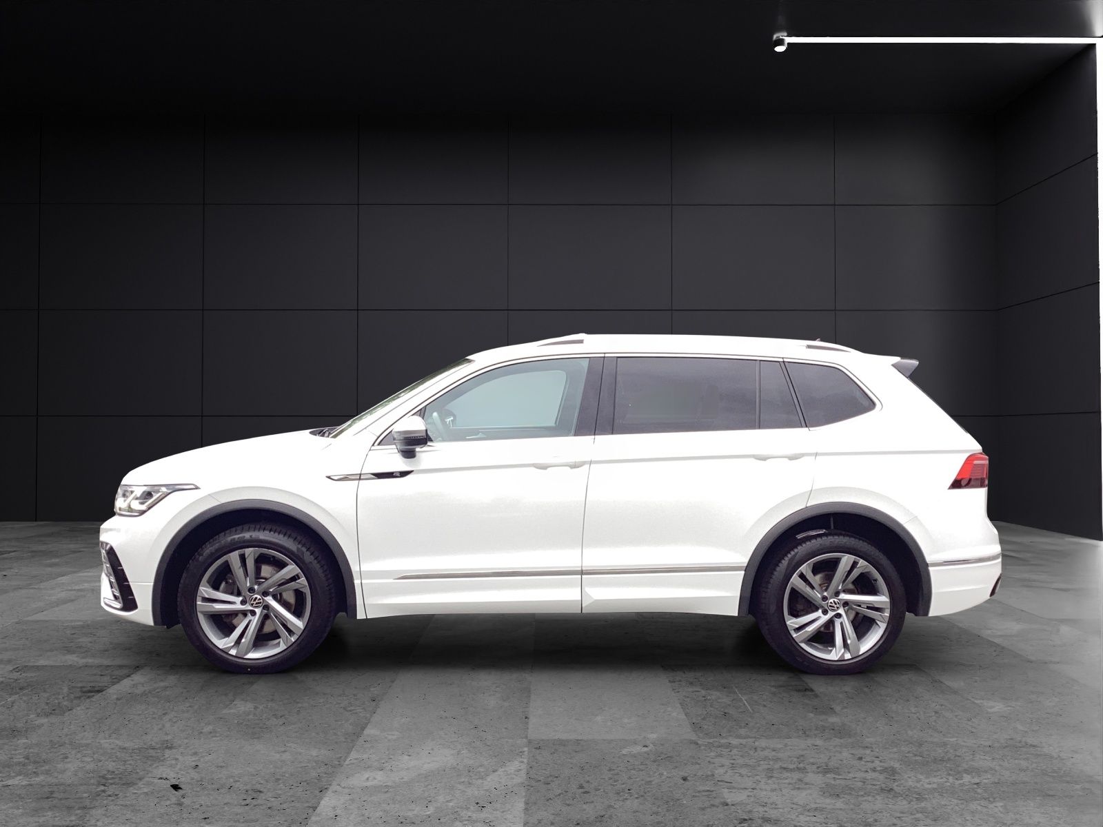 Fahrzeugabbildung Volkswagen Tiguan Allspace R-Line 4M TDI DSG IQ.Light ACC A