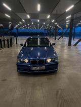 BMW 323i Coupe Individual M-Paket Estorilblau - BMW: Estoril