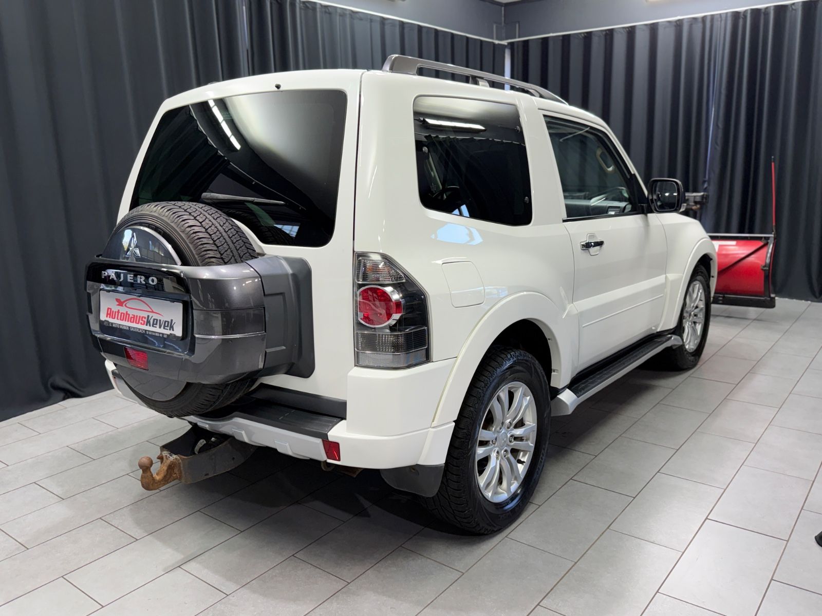 Fahrzeugabbildung Mitsubishi Pajero 3.2 DI-D Top|LEDER|NAVI|SCHNEESCHILD|BOSS