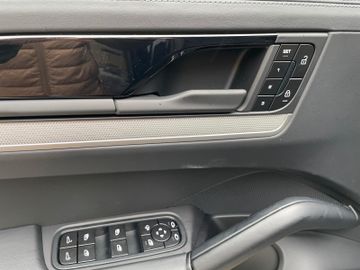 Porsche Cayenne - 7