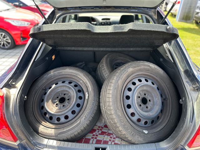 Toyota Avensis 1.8 Liftback