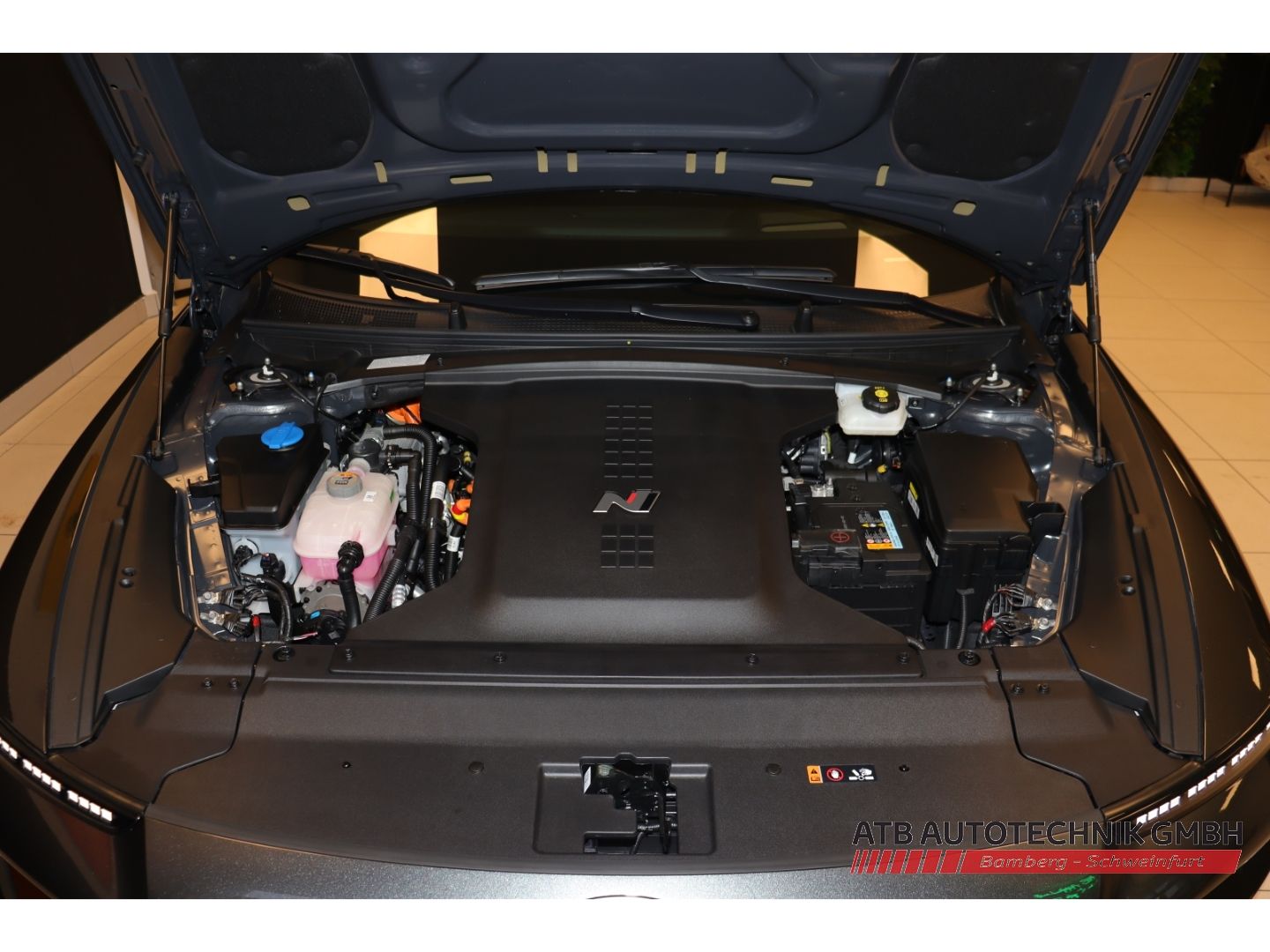 Fahrzeugabbildung Hyundai IONIQ 6 N 84kWh 609PS 4WD Sitzpaket Panoramadach
