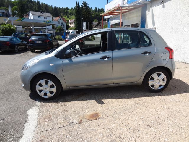 Fahrzeugabbildung Toyota Yaris Cool/1.Hand/59.000km/Klima/8-fach Bereift/