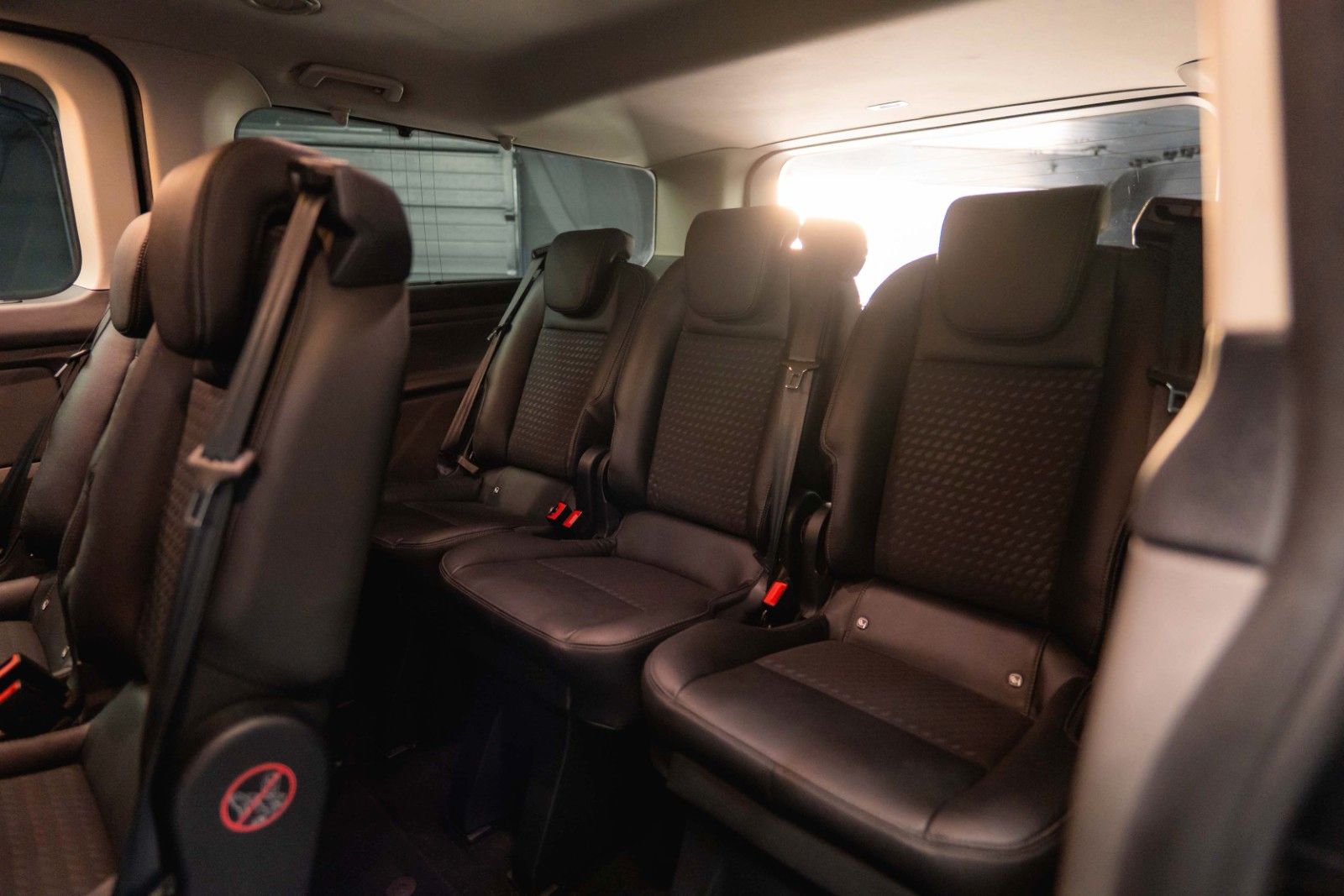 Fahrzeugabbildung Ford Tourneo Custom 320 L2 Sport | 8Sitze | ACC | LED