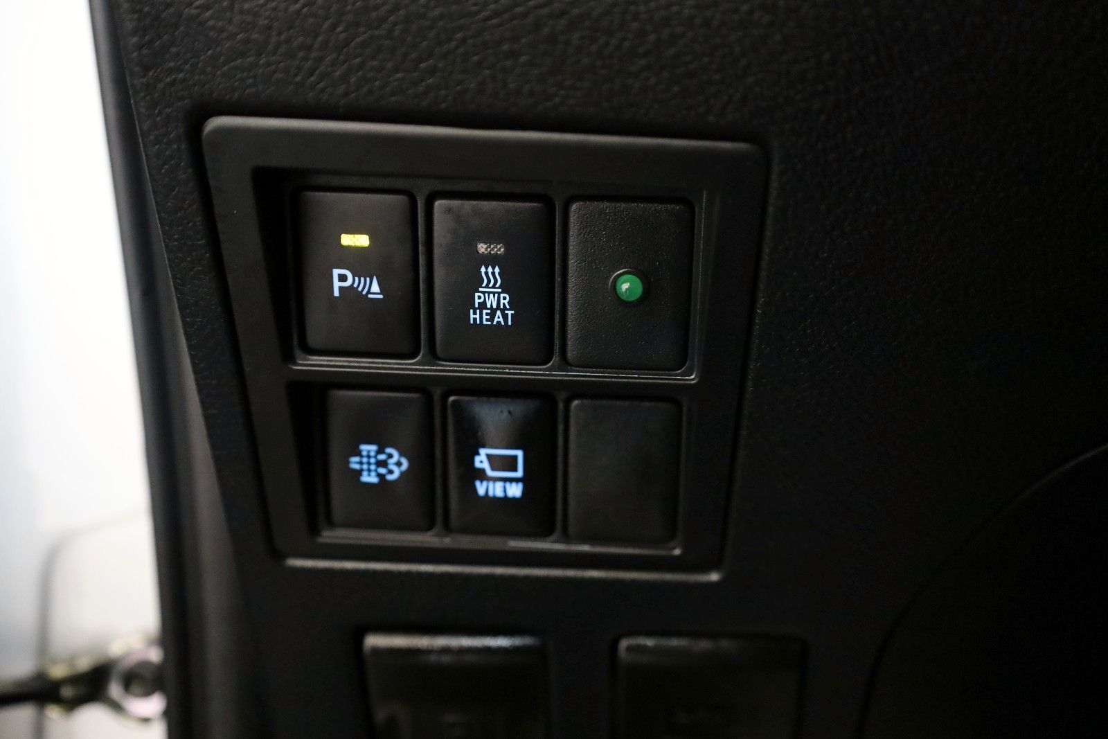 Fahrzeugabbildung Toyota Hilux 2.8 D-4D GR Sport,Alcantara,ACC,Rollo, AHK