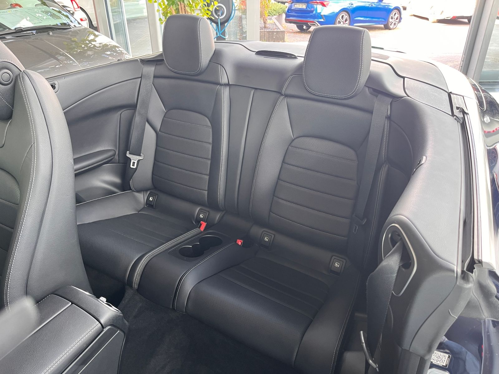 Fahrzeugabbildung Mercedes-Benz C 300 Cabrio  9G-TRONIC LED NAV SHZ PDC 17"