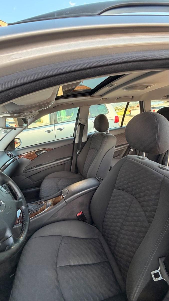 Mercedes-Benz E220 2004 — photo 10