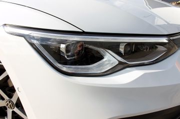 Fahrzeugabbildung Volkswagen Golf VIII Lim. Style eTSI DSG ACC Navi AHK LED