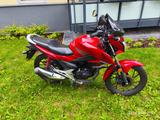 Honda CB125F mit Topcase und Träger  - HONDA CB 125 T