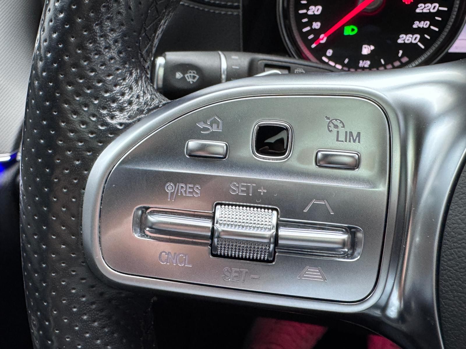 Fahrzeugabbildung Mercedes-Benz E220d T AMG*DISTRO*PANO*LUFT*360°*LED*DAB*ILS+