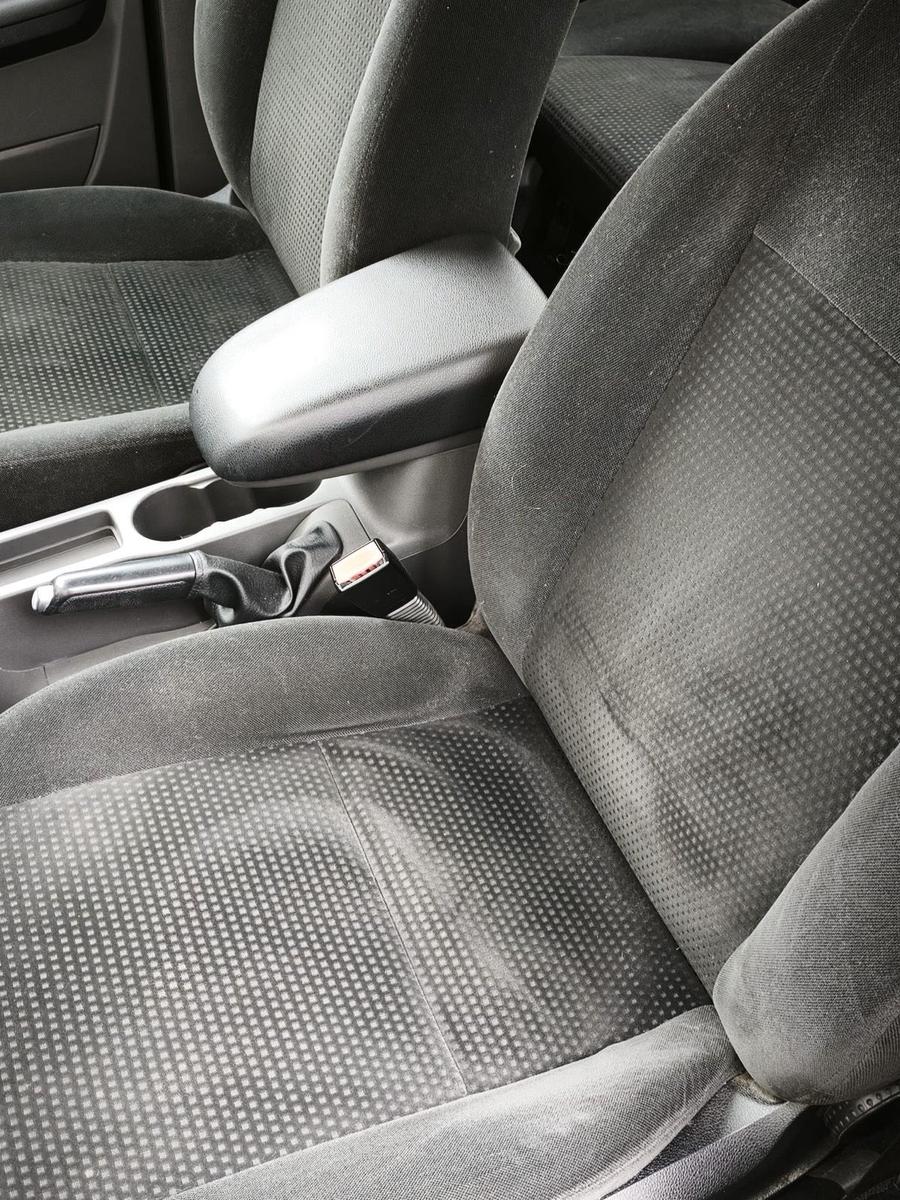 Ford Focus 2005 — photo 13