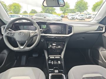 Bild 11 Opel Mokka e Elegance Digitales Cockpit LED Apple Car