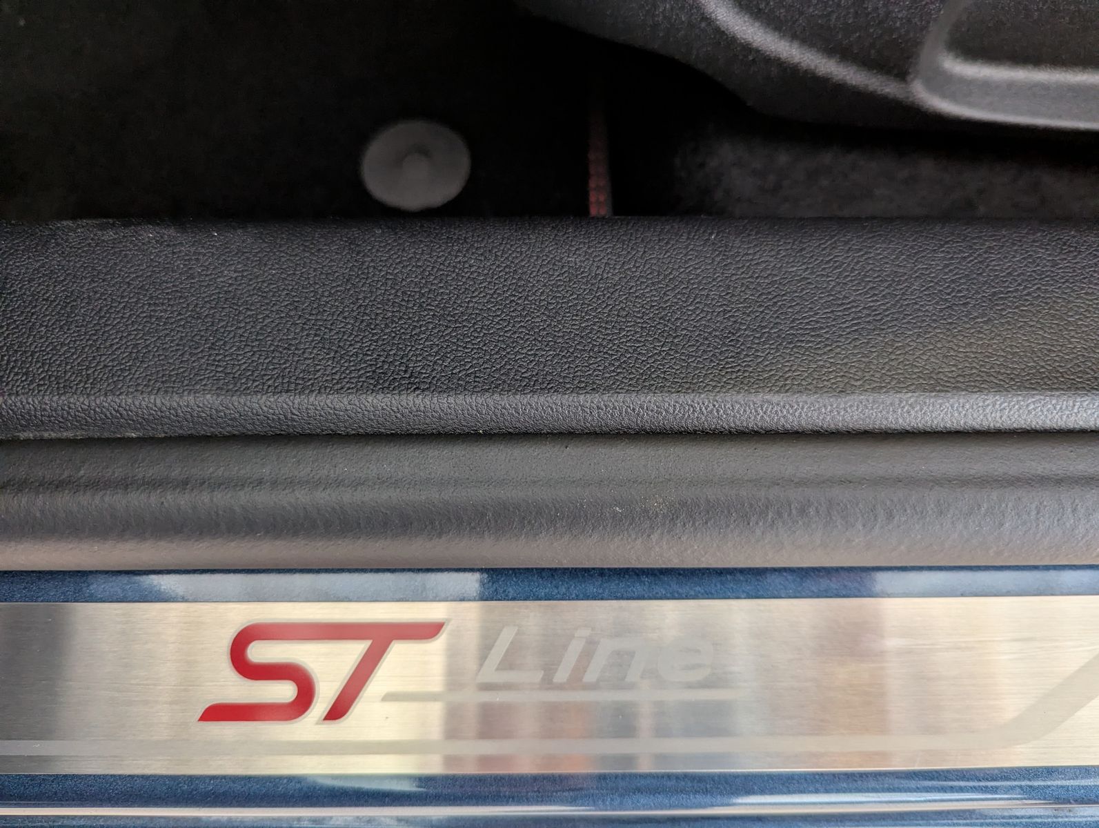 Fahrzeugabbildung Ford Focus 1.0 ST-Line X Styling Matrix B&amp;O Pano 18"