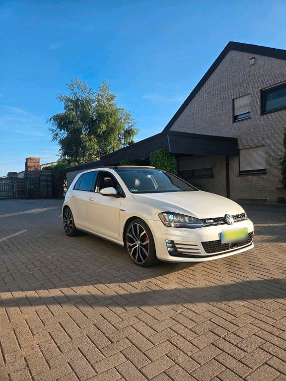 Image of Volkswagen Golf