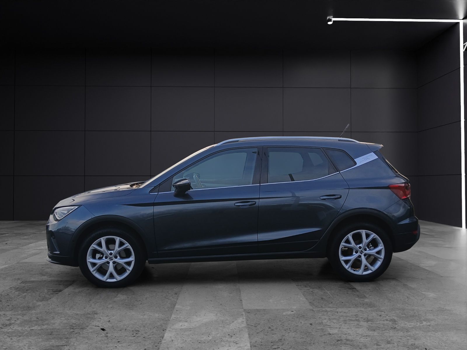 Fahrzeugabbildung SEAT Arona TSI FR-Line DSG LED Navi AID ACC RFK SH LM