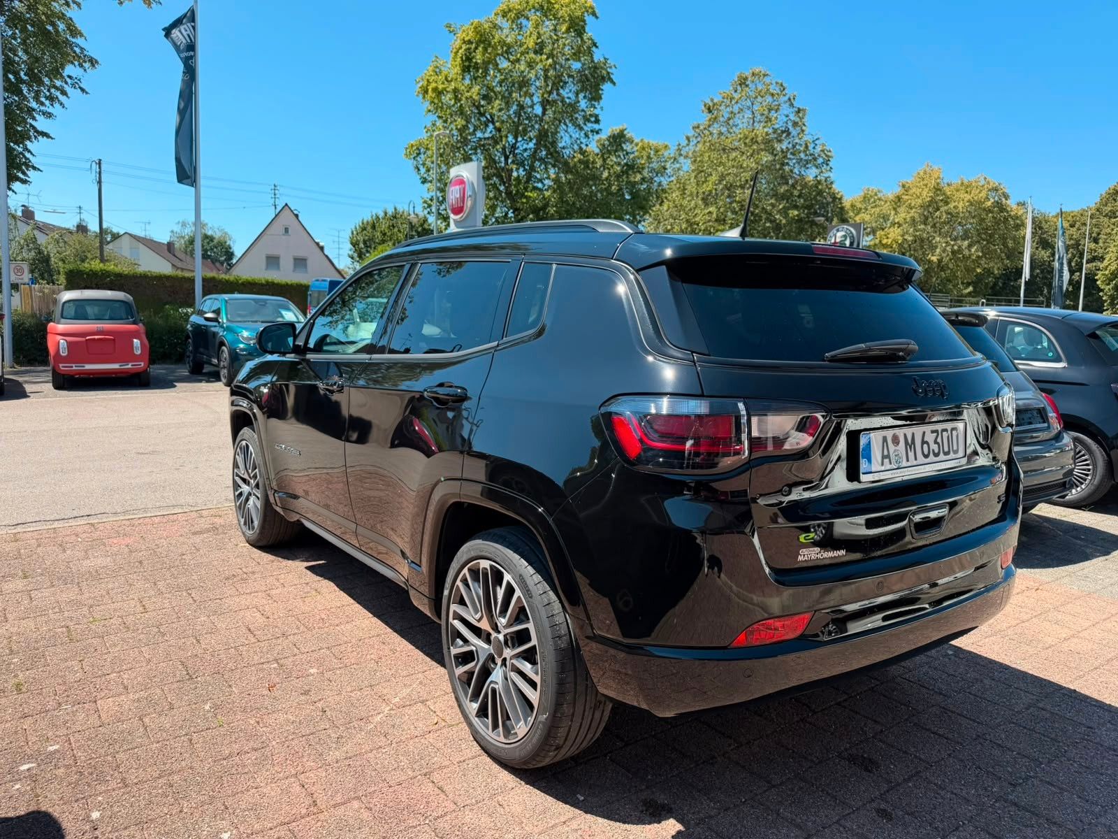 Fahrzeugabbildung Jeep Compass Summit Pano el. Sitz Leder Navi Mildhyb.