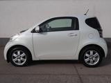 Toyota IQ Basis TÜV-SERVICE NEU Perlmutweiß 4-5L verb. - weiße Toyota IQ