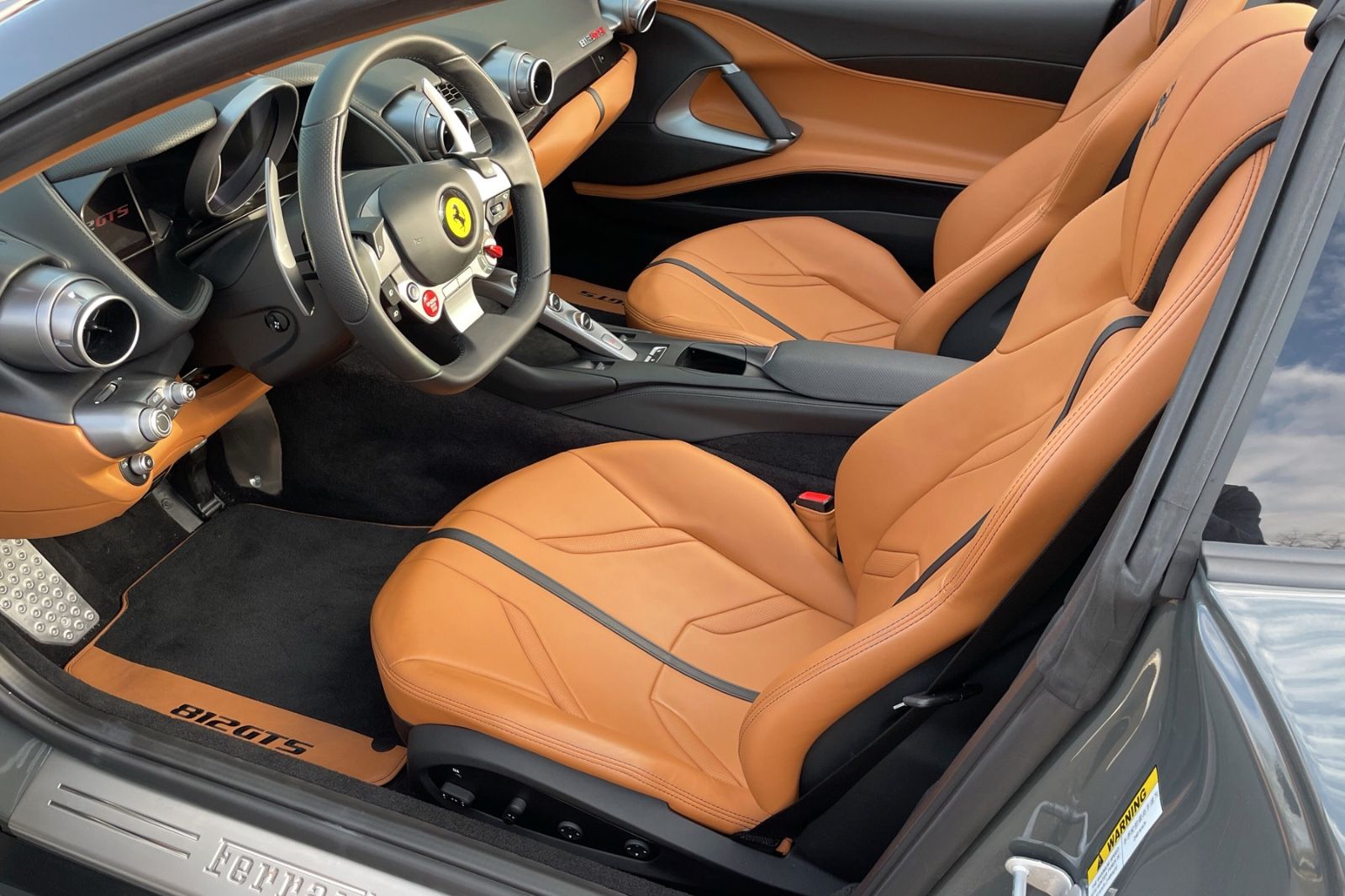 Fahrzeugabbildung Ferrari 812 GTS*wenig KM*Liftsystem*Surround*ADAS*