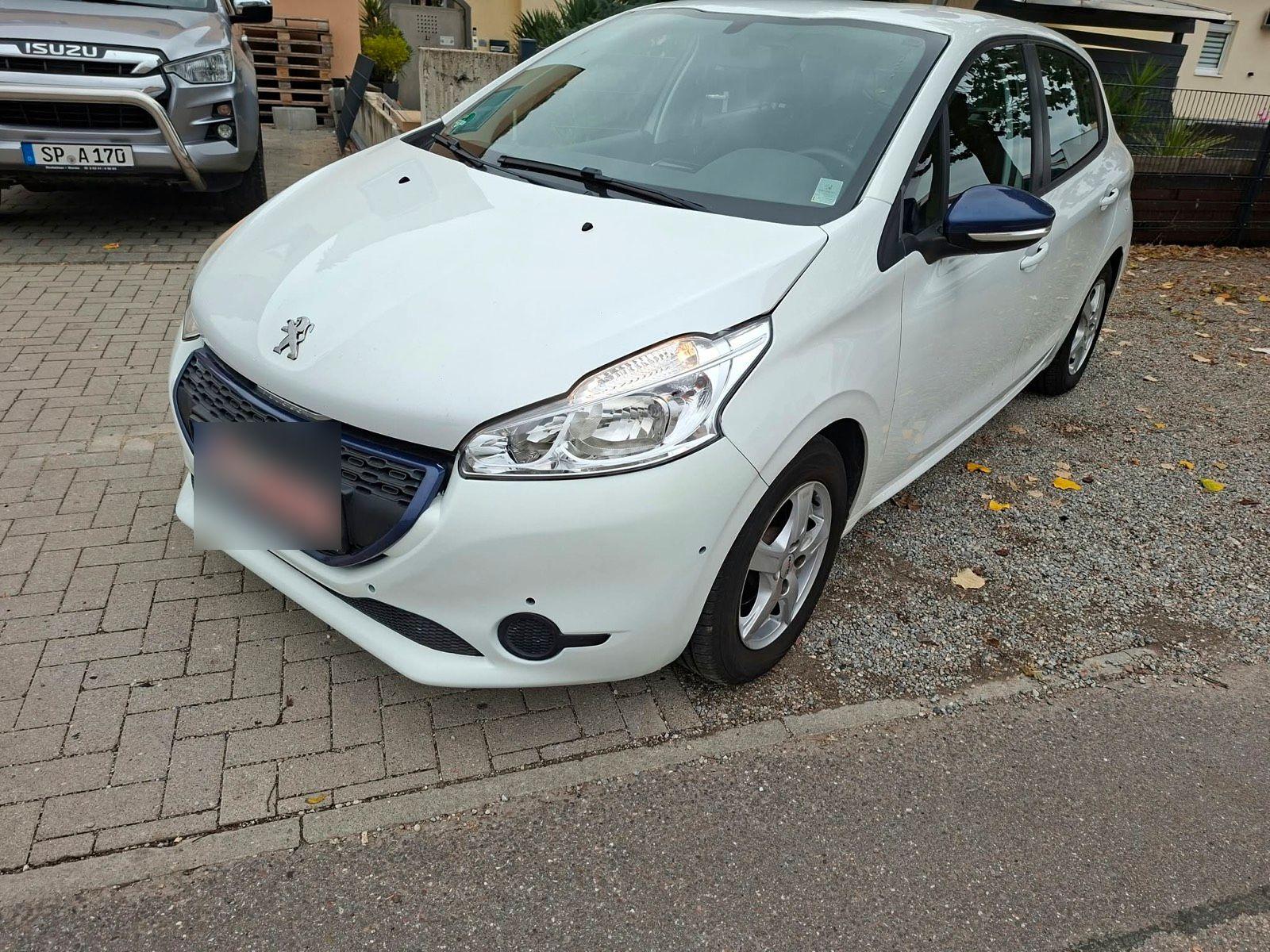 Peugeot 208