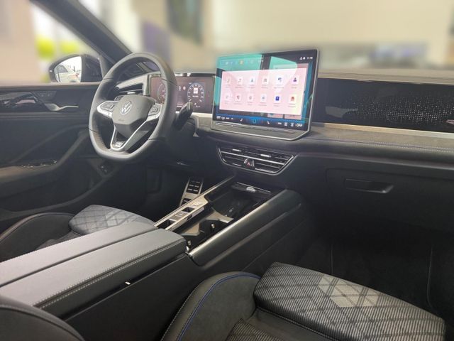 Passat R-Line 1,5 l eHybrid DSG AHK-klappbar Nav