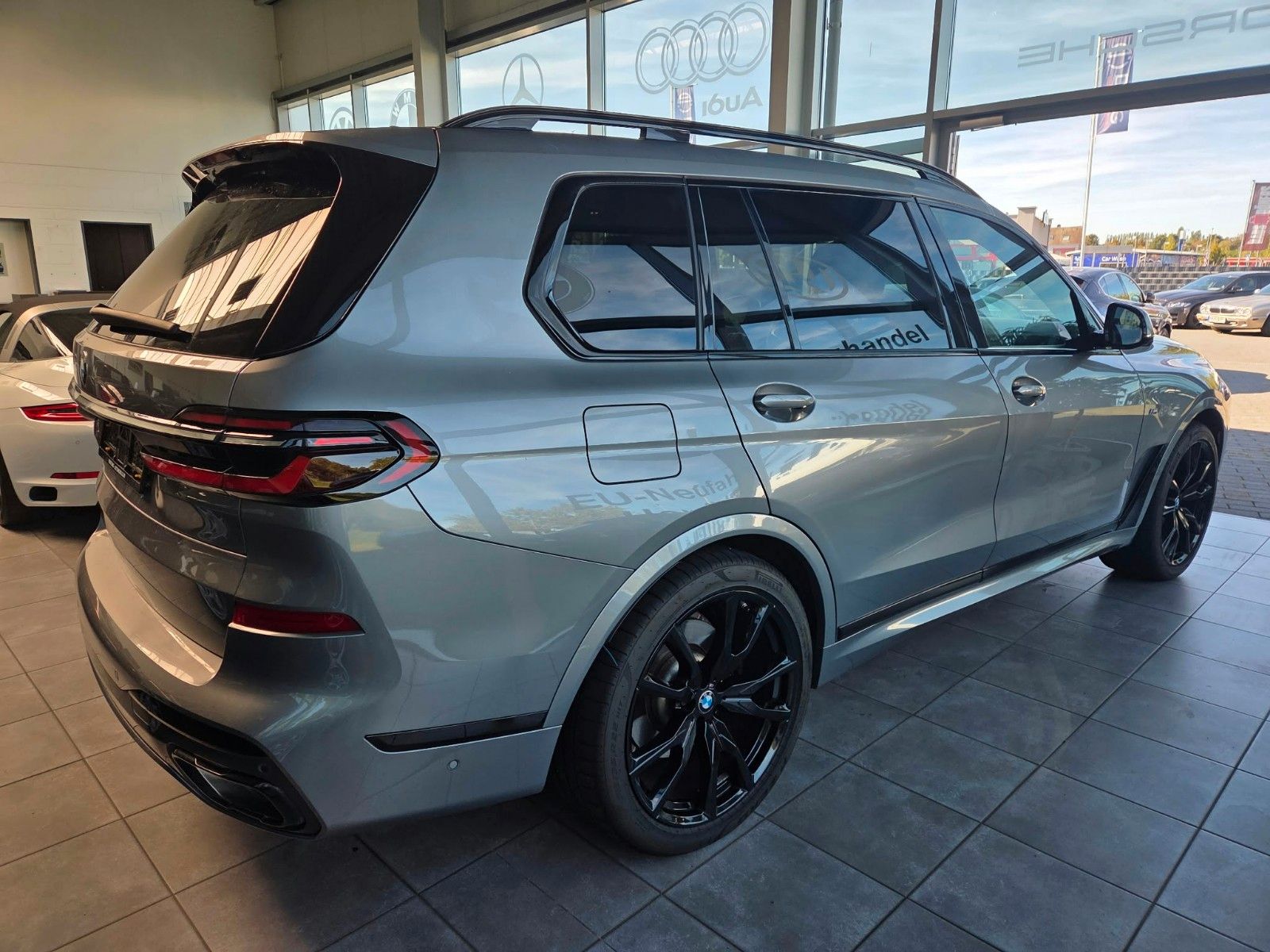 Fahrzeugabbildung BMW X7 xDrive 40 i M Sport/Voll/Skylounge, gestik