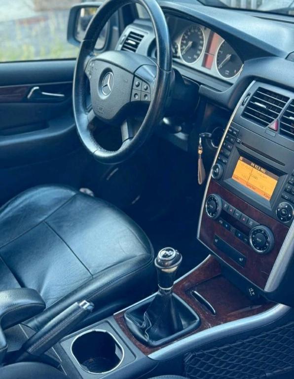Mercedes-Benz B 200