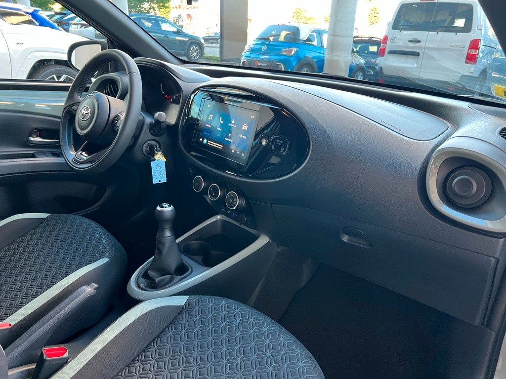 Fahrzeugabbildung Toyota Aygo X Teamplayer 1.0 RFKAM ACC