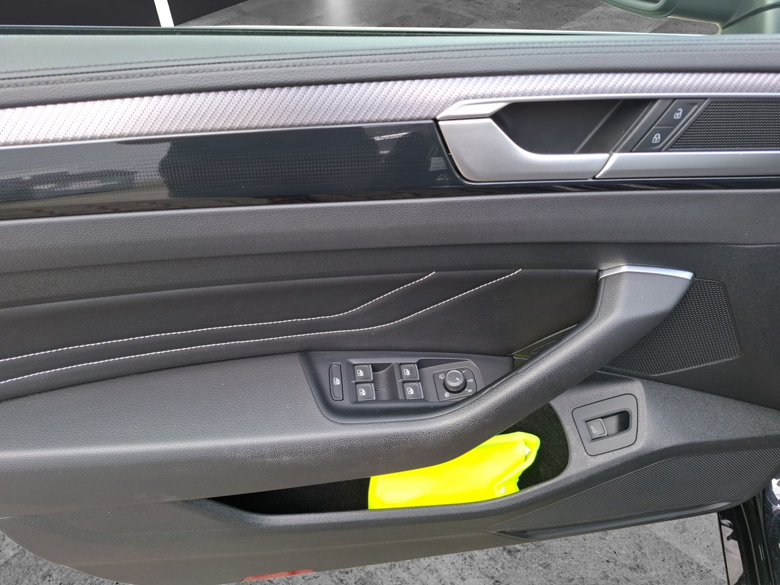 Fahrzeugabbildung Volkswagen Arteon SB TSI R-Line DSG Matrix Navi Pano AID AC