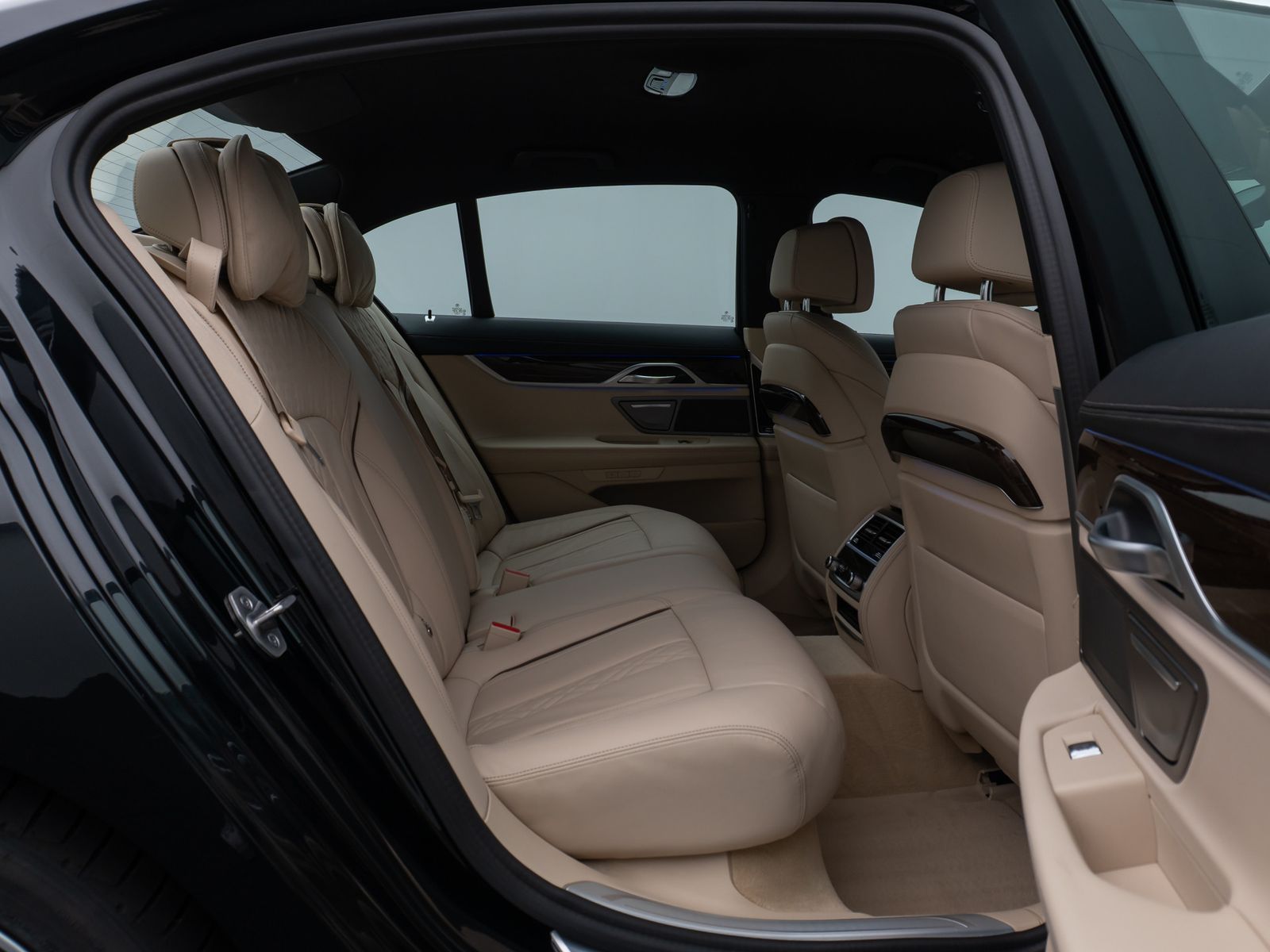 Fahrzeugabbildung BMW 730d xD 360°Laser Massage DAB DisplKey SoftClose