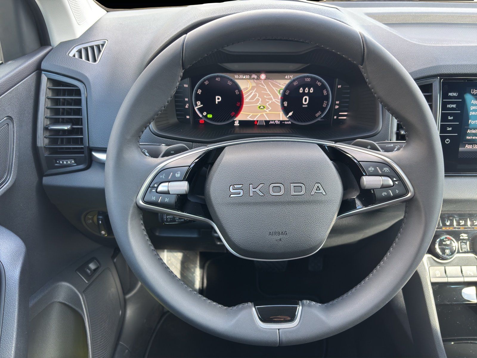 Fahrzeugabbildung SKODA Karoq Balance 1,5 TSI 110 kW DSG AHK/MATRIX/LED