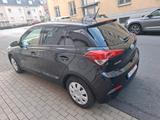 Hyundai i20 Passion 1 HAND TÜV NEU - Hyundai i20: Schwarz