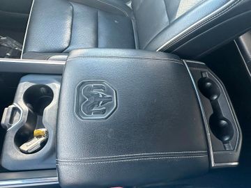 Dodge RAM 1500 Larami4x4 CrewCab unfallfrei im Vorlauf