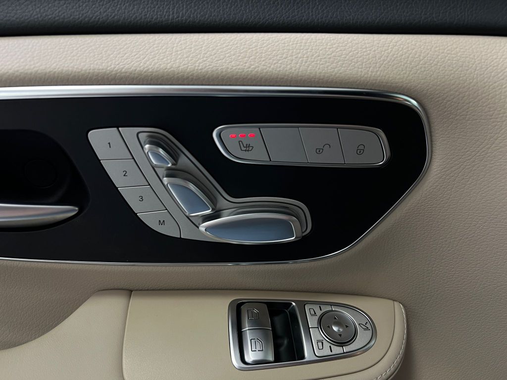 Mercedes-Benz V 300 d 4M Excl. lang*AMG*Luxury*Airm*Pano*360°