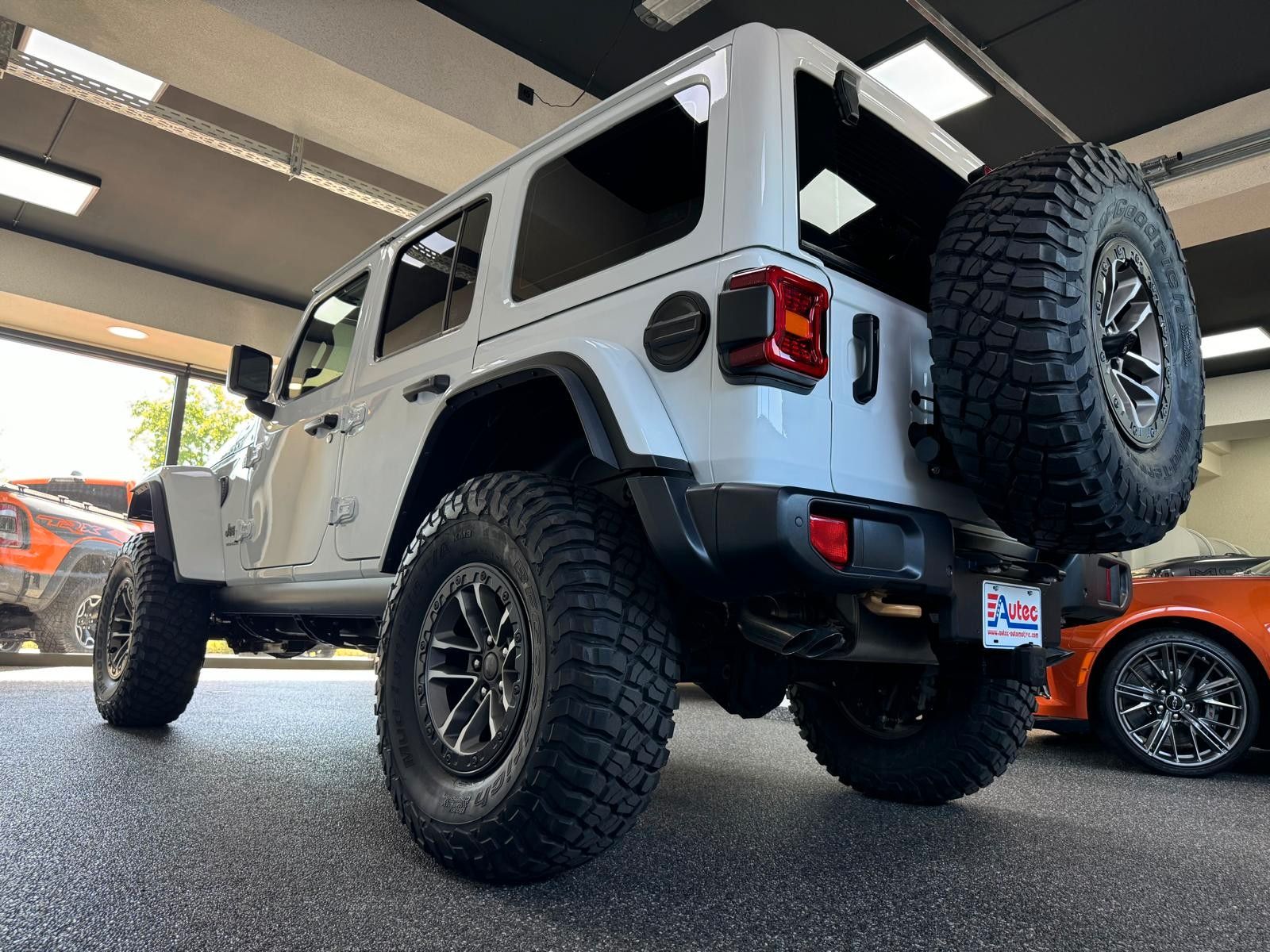 Fahrzeugabbildung Jeep RUBICON 392-V8-3" FAHRWERK-37" REIFEN-POWERSTEPS
