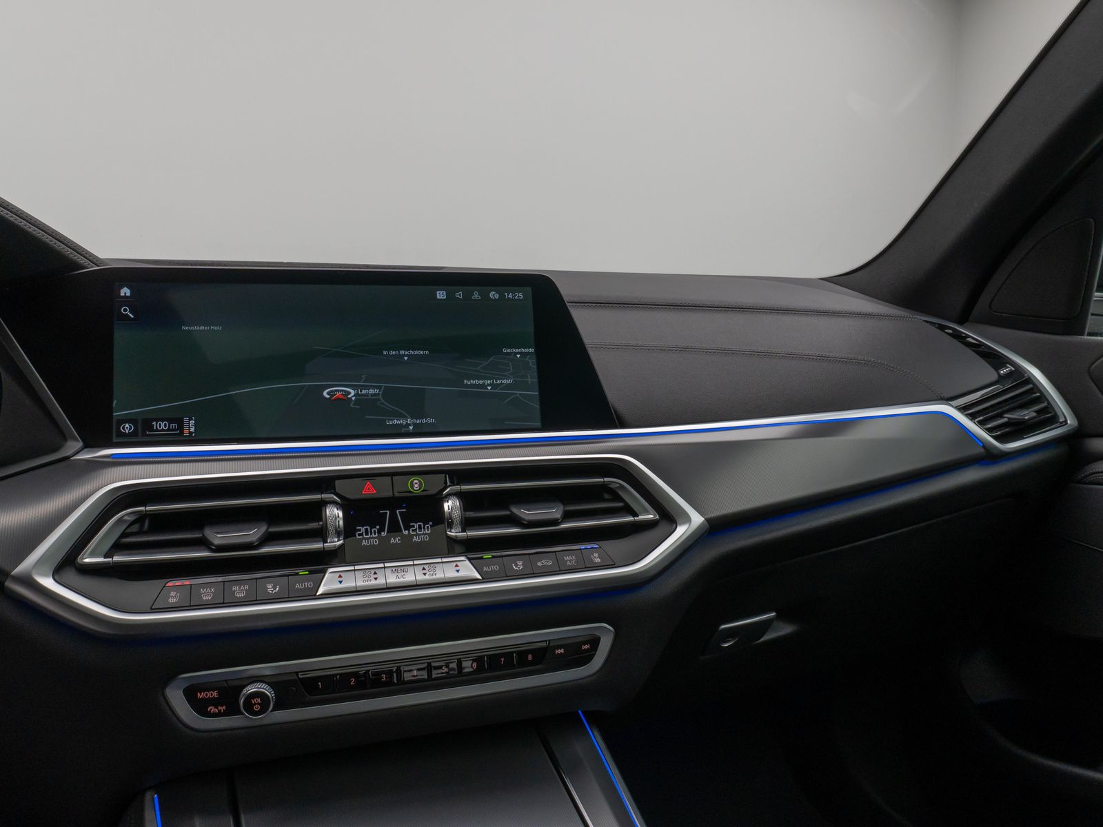 Fahrzeugabbildung BMW X5 xD40d M Sport Panorama Kamera HUD DAB HiFi