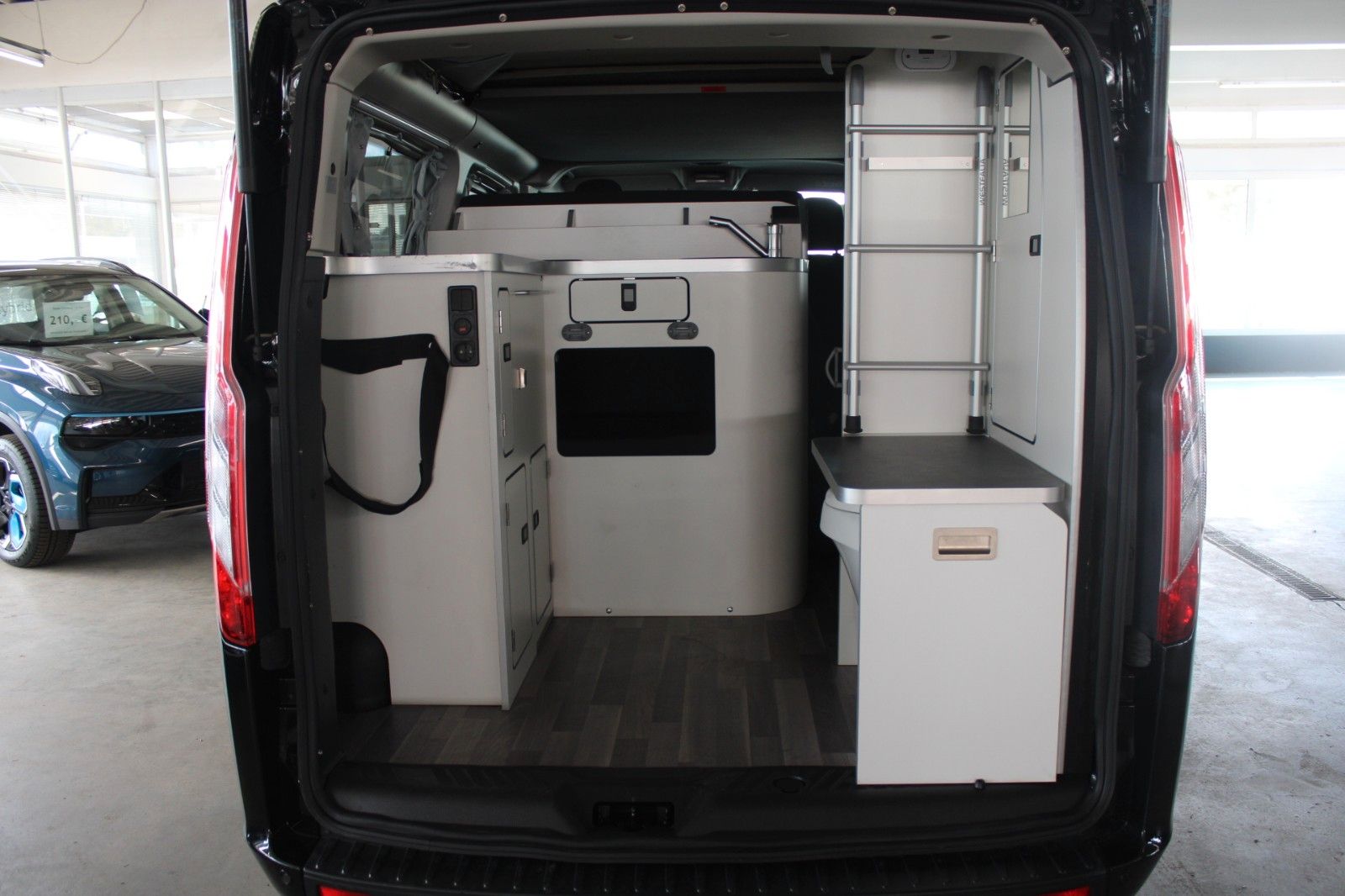 Fahrzeugabbildung Ford Ford Nugget PLUS Aufstelldach Aut WC Markise AHK