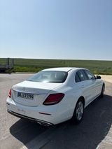 Mercedes-Benz E 200 AVANTGARDE Automatik - : Privatanbieter, Auto