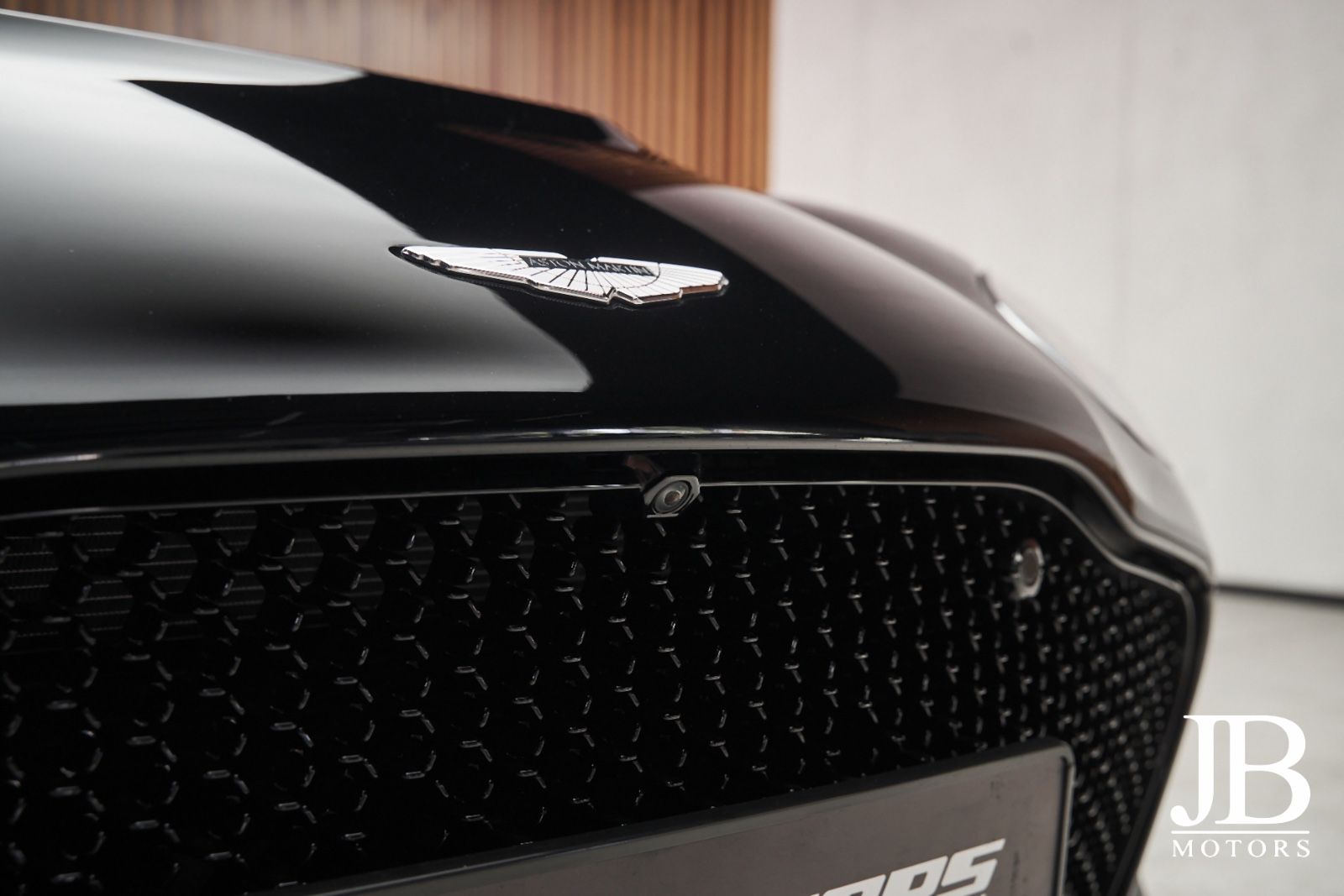 Fahrzeugabbildung Aston Martin DBS V12 770 Ultimate Carbon Performance Seats