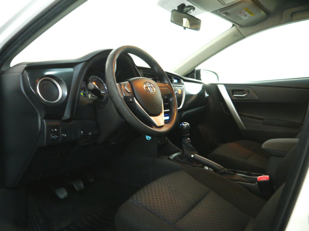 Toyota Auris Touring Sports