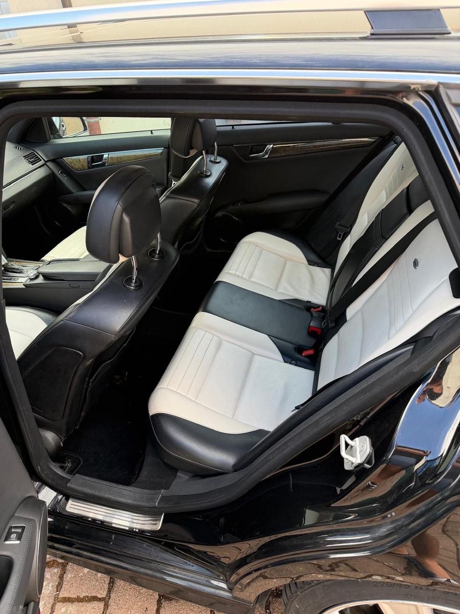 Mercedes-Benz C250 2011 — photo 9