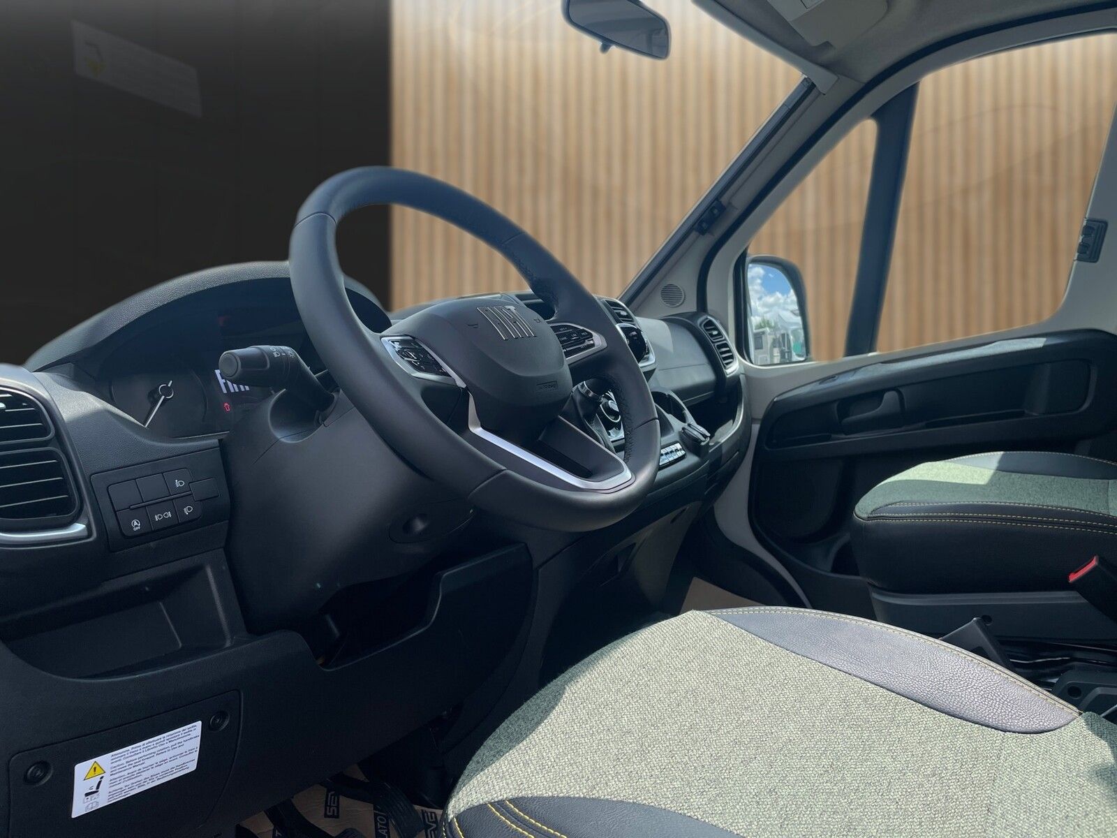 Fahrzeugabbildung Sunlight Adventure V 69 Fiat