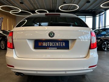 Skoda Superb Combi Elegance *1. Hand*Xenon*Klima*Navi*