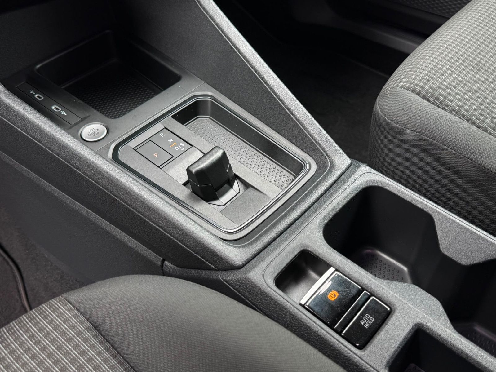 Fahrzeugabbildung Volkswagen Caddy TSI eHybrid DSG ACC LED SHZ AHK-vorb. BLIS
