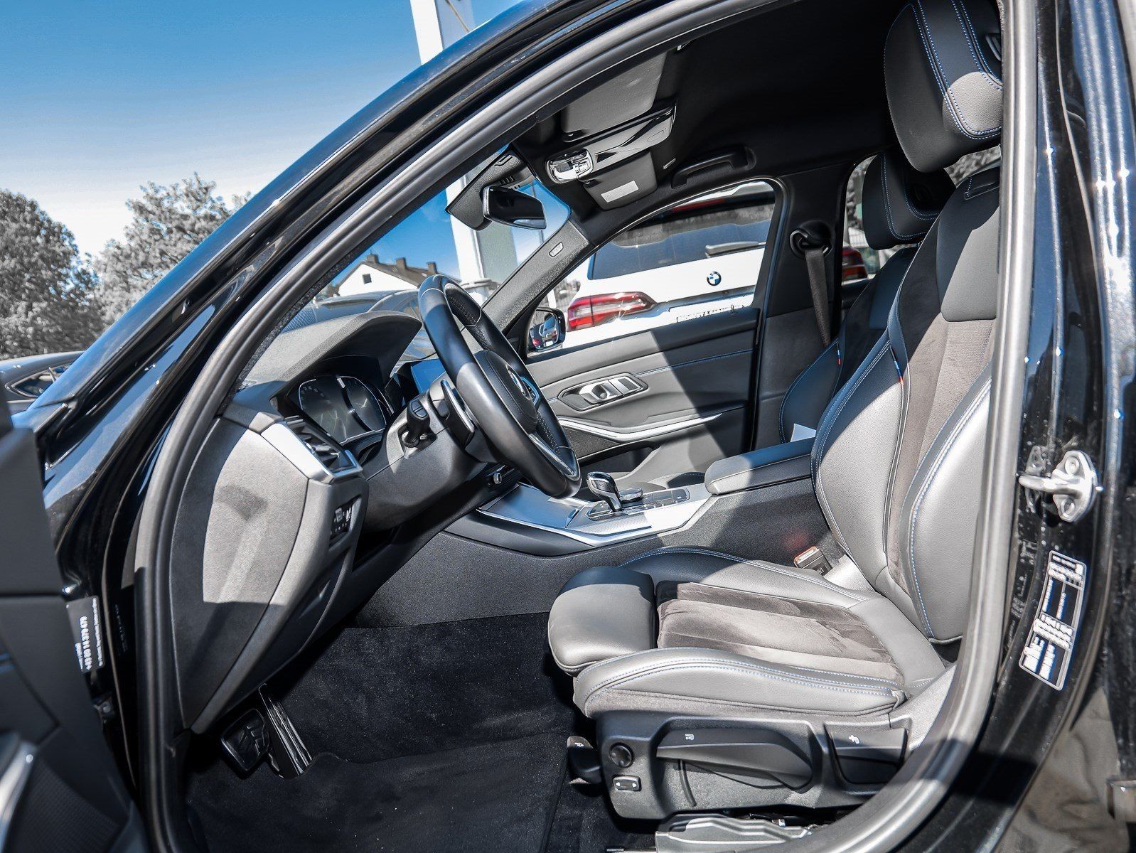 BMW 320i Touring M Sport LC+ Navi RFK HiFi DAB foto 5