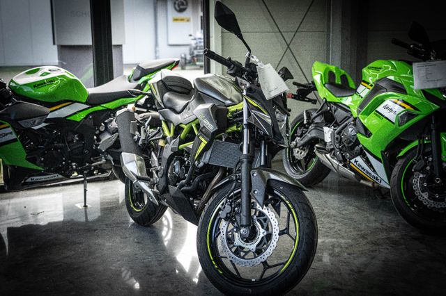 Kawasaki Z125  4 Jahre Garantie