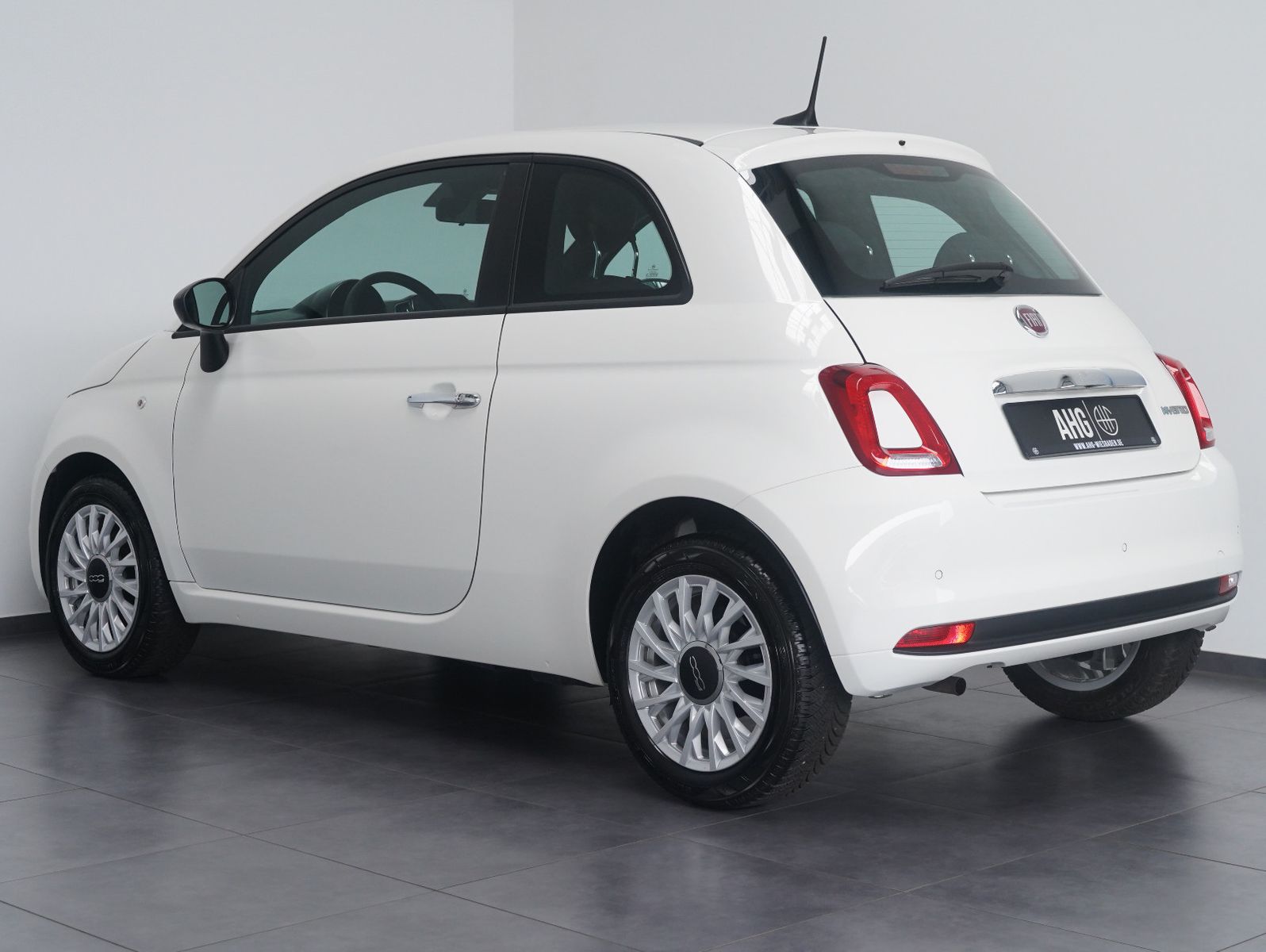 Fahrzeugabbildung Fiat 500 1.0 Mild Hybrid KOMFORT/TECH/NAVI/CARPLAY